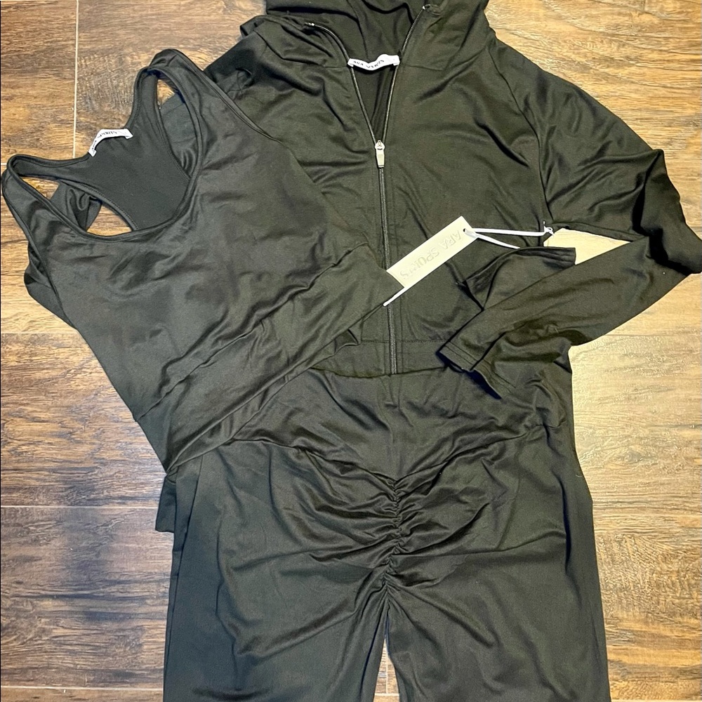 NWT 3 piece athletic set